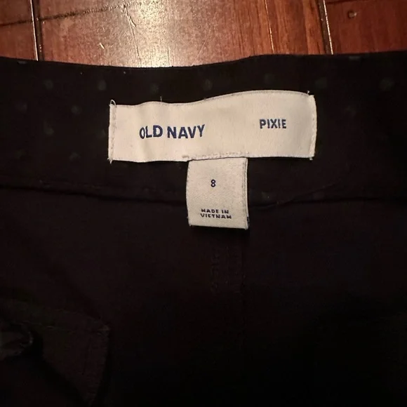 Old Navy Black Polka Dot Pixie Pants - Picture 2 of 3